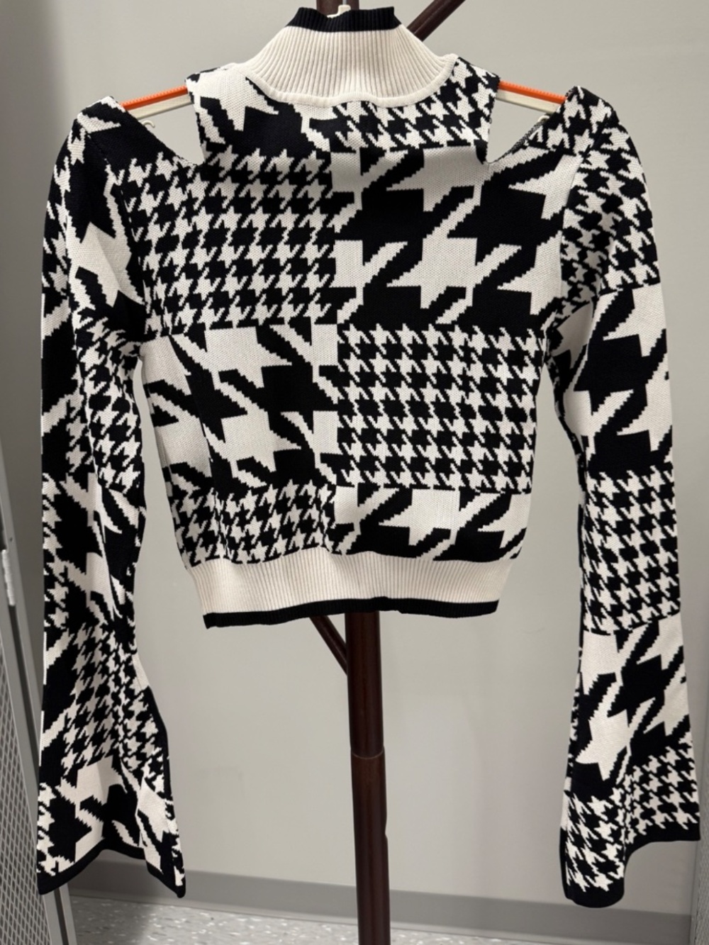 🖤🤍 Year Of Ours Houndstooth Winter Mock Neck Sweater - Picture 4 of 5
